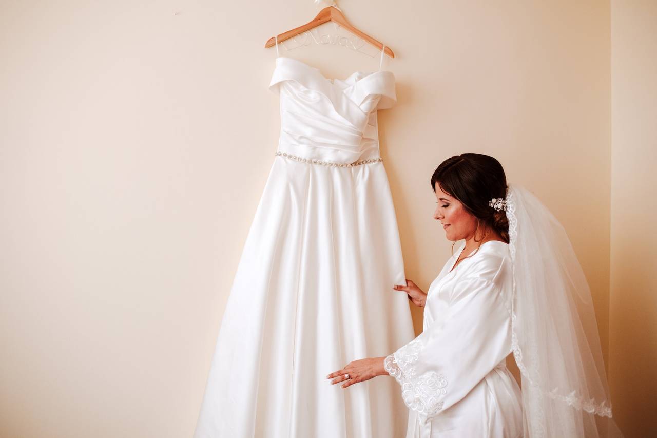 Alquilar un vestido de novia: una opción inteligente para tu gran día